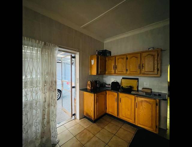 3 BEDROOM HOUSE FOR SALE IN PRIMROSE EAST